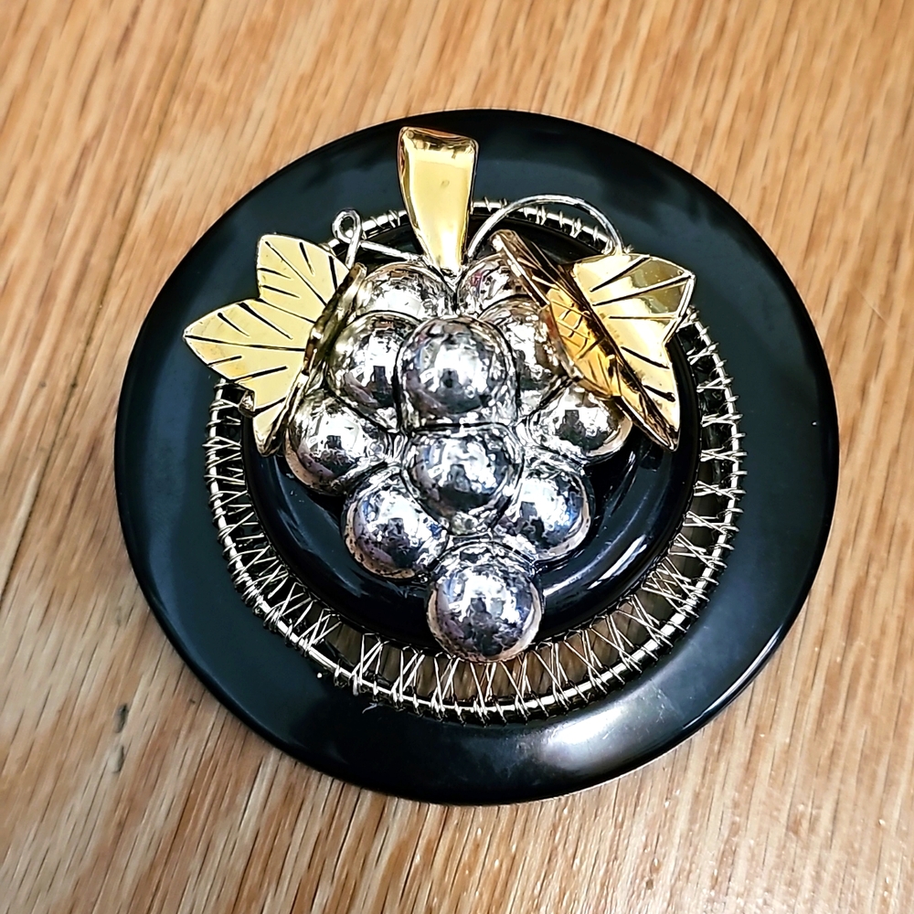 Huge Magnetic Refrigerator      Brooch